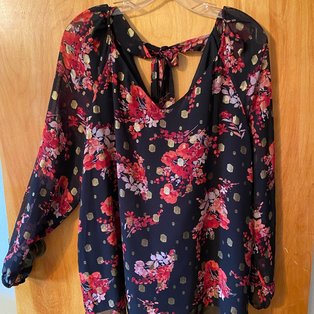 Nine West Floral Women's Top Open in back